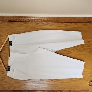 White Talbots Capri Pants